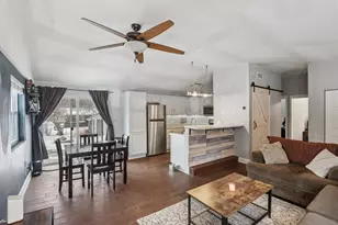 4609 W Shore Dr, Wonder Lake, IL 60097 - Photo 3