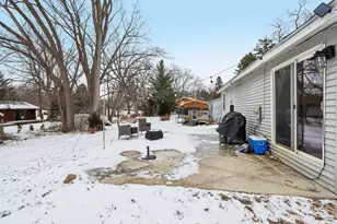4609 W Shore Dr, Wonder Lake, IL 60097 - Photo 17