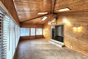 10227 Blazer Ct, Machesney Park, IL 61115 - Photo 5
