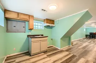 8151 S Bennett Ave, Chicago, IL 60617 - Photo 21