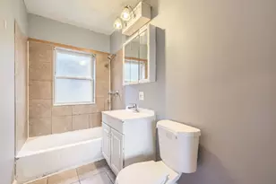 8151 S Bennett Ave, Chicago, IL 60617 - Photo 7