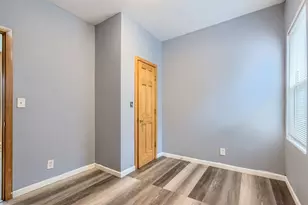 8151 S Bennett Ave, Chicago, IL 60617 - Photo 9