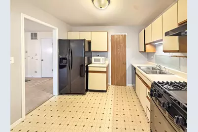 1206 Ballantrae Place #B, Mundelein, IL 60060 - Photo 7