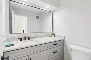 1443 Woodhill Dr, Northbrook, IL 60062 - Photo 17