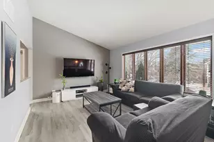 17565 Windsor Pkwy, Tinley Park, IL 60487 - Photo 3