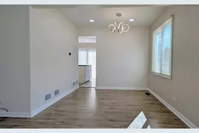 650 Shining Water Drive #650, Carol Stream, IL 60188 - Photo 5