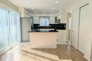 650 Shining Water Dr, Carol Stream, IL 60188 - Photo 7