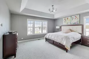 1325 Grantham Dr, Schaumburg, IL 60193 - Photo 17