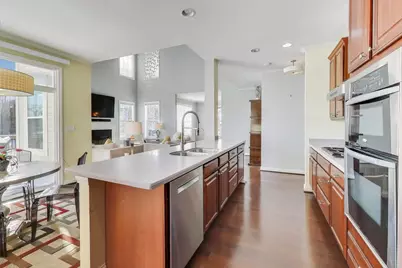 1325 Grantham Drive, Schaumburg, IL 60193 - Photo 7