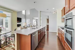 1325 Grantham Dr, Schaumburg, IL 60193 - Photo 7