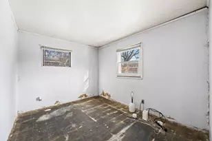 969 Berkley St, Carpentersville, IL 60110 - Photo 13