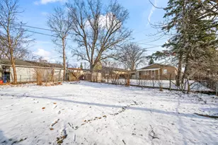 969 Berkley St, Carpentersville, IL 60110 - Photo 15