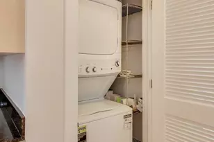 1443 W Victoria St, Chicago, IL 60660 - Photo 13