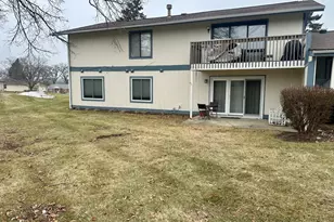 925 Wiltshire Dr, McHenry, IL 60050 - Photo 9