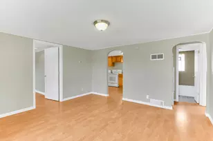 2322 Greengold St, Crest Hill, IL 60403 - Photo 7