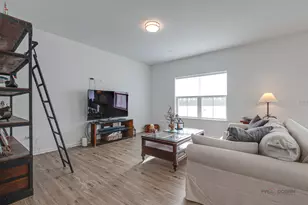 2490 Olivia Ct, Wauconda, IL 60084 - Photo 11