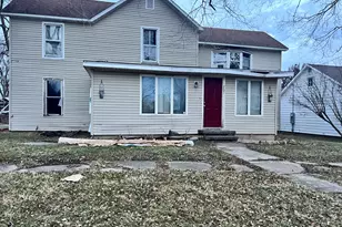 207 S Grove St, Rankin, IL 60960 - Photo 3