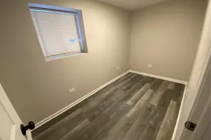 8744 S Saginaw Ave, Chicago, IL 60617 - Photo 7