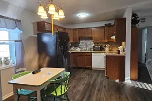 2202 Chestnut Ave, Sterling, IL 61081 - Photo 5