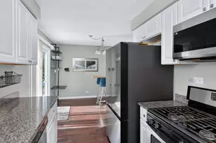 522 Apache Ln, Carol Stream, IL 60188 - Photo 9