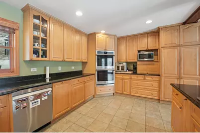 293 Abbotsford Court, Glen Ellyn, IL 60137 - Photo 9