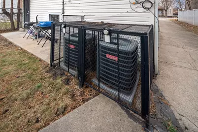 8548 S Exchange Avenue, Chicago, IL 60617 - Photo 31