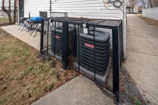 8548 S Exchange Ave, Chicago, IL 60617 - Photo 31