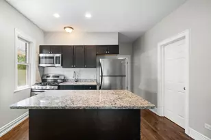 8548 S Exchange Ave, Chicago, IL 60617 - Photo 7