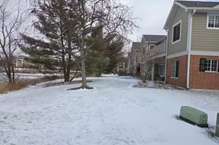 2466 Charleston Dr, Schaumburg, IL 60193 - Photo 3