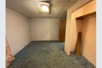 609 W Pleasant Street, Freeport, IL 61032 - Photo 5