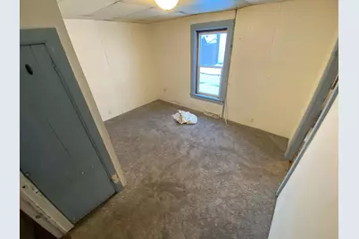 609 W Pleasant Street, Freeport, IL 61032 - Photo 7