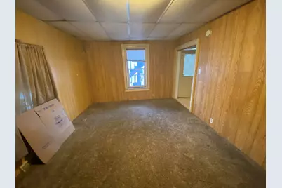 609 W Pleasant Street, Freeport, IL 61032 - Photo 9