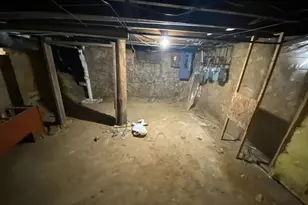 609 W Pleasant St, Freeport, IL 61032 - Photo 17