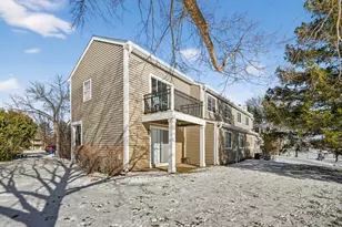 1913 Windsong Dr, Schaumburg, IL 60194 - Photo 3