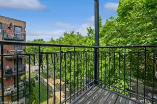 2545 W Catalpa Ave, Chicago, IL 60625 - Photo 17