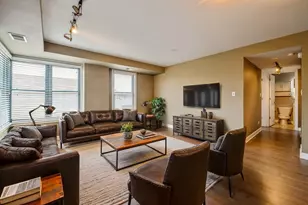 2545 W Catalpa Ave, Chicago, IL 60625 - Photo 3