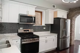 2026 W McLean Ave, Chicago, IL 60647 - Photo 7