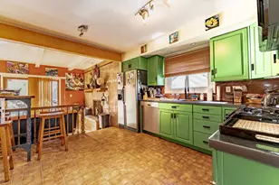 12 Robin Crest Rd, Hawthorn Woods, IL 60047 - Photo 7