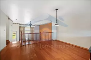 12517 Meadow Ln, Blue Island, IL 60406 - Photo 7