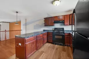 12517 Meadow Ln, Blue Island, IL 60406 - Photo 9