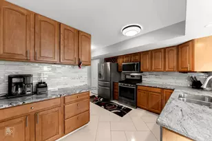 15513 Whitehall Ln, Orland Park, IL 60462 - Photo 9