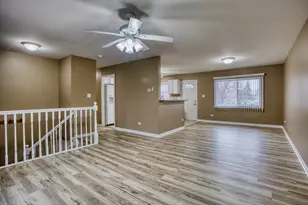 805 Stowell Ave, Streamwood, IL 60107 - Photo 3