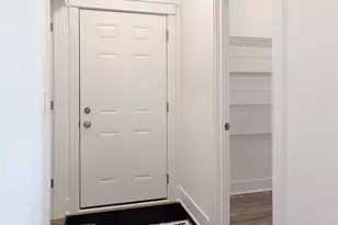 668 E Becker Pl, Sycamore, IL 60178 - Photo 11