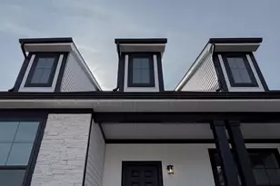 668 E Becker Pl, Sycamore, IL 60178 - Photo 3