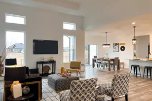 668 E Becker Pl, Sycamore, IL 60178 - Photo 9