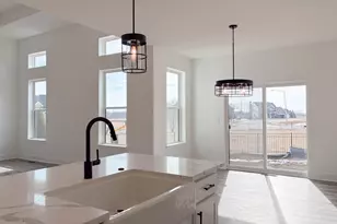 668 E Becker Pl, Sycamore, IL 60178 - Photo 21