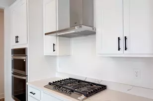 668 E Becker Pl, Sycamore, IL 60178 - Photo 19