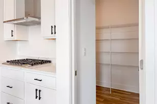 668 E Becker Pl, Sycamore, IL 60178 - Photo 13