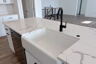 668 E Becker Pl, Sycamore, IL 60178 - Photo 33