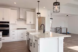 668 E Becker Pl, Sycamore, IL 60178 - Photo 15